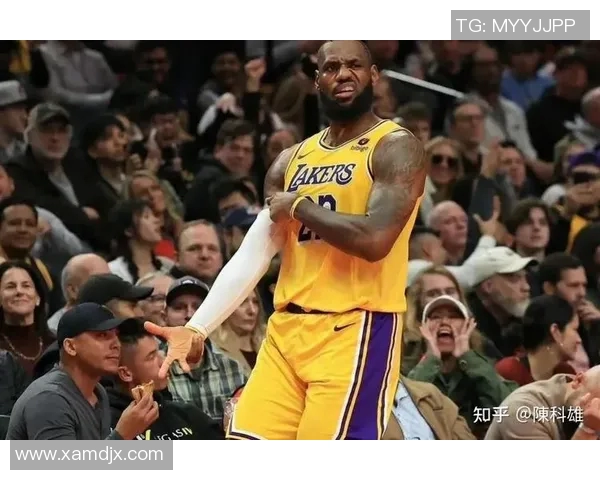 湖人击败快船，詹姆斯砍下一场大三双，王者归来